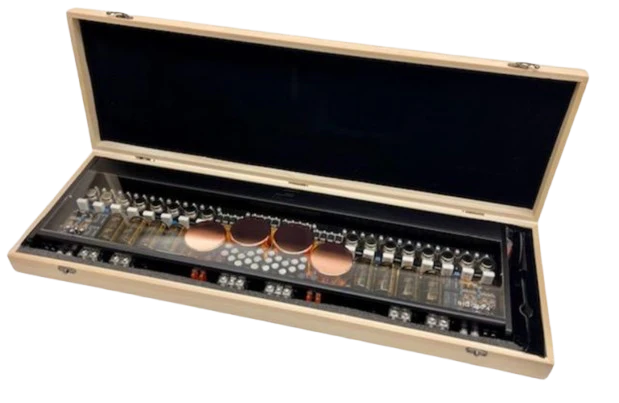 Stereo Integrity SIQ 200.4 High-Fidelity 4-Channel Amplifier - Image 2